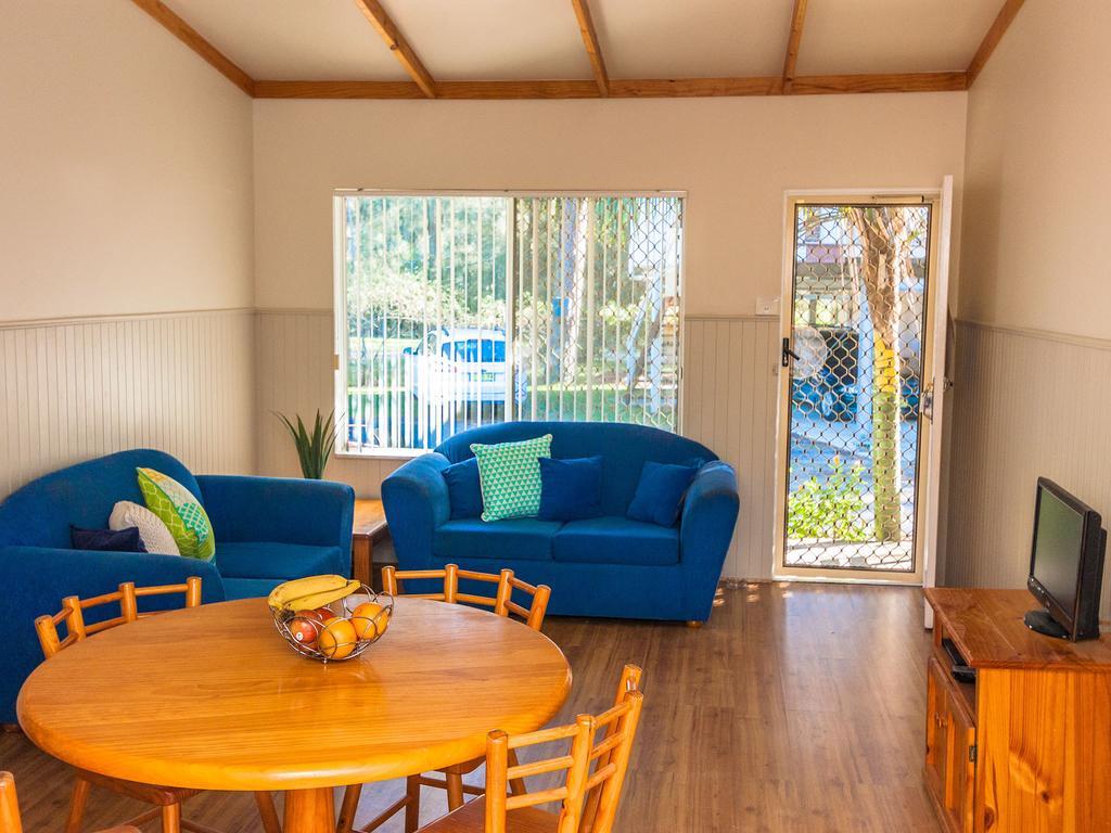 Caseys Beach Holiday Park Sunshine Bay Δωμάτιο φωτογραφία