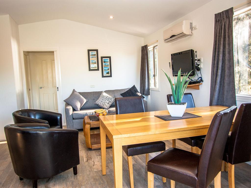 Caseys Beach Holiday Park Sunshine Bay Δωμάτιο φωτογραφία